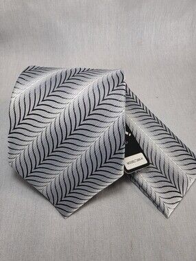 NWT Silver/ White Tie with Black Leaf-Stripe Pattern With Pocket Square
